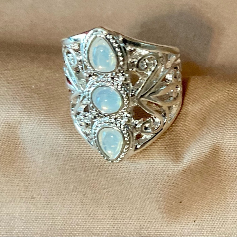 Vintage style Ring, size 6, BN